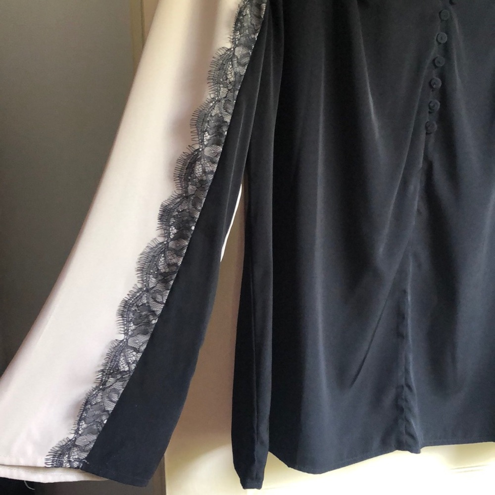 Like New! Alfani Black & Cream Blouse - Picture 3 of 5